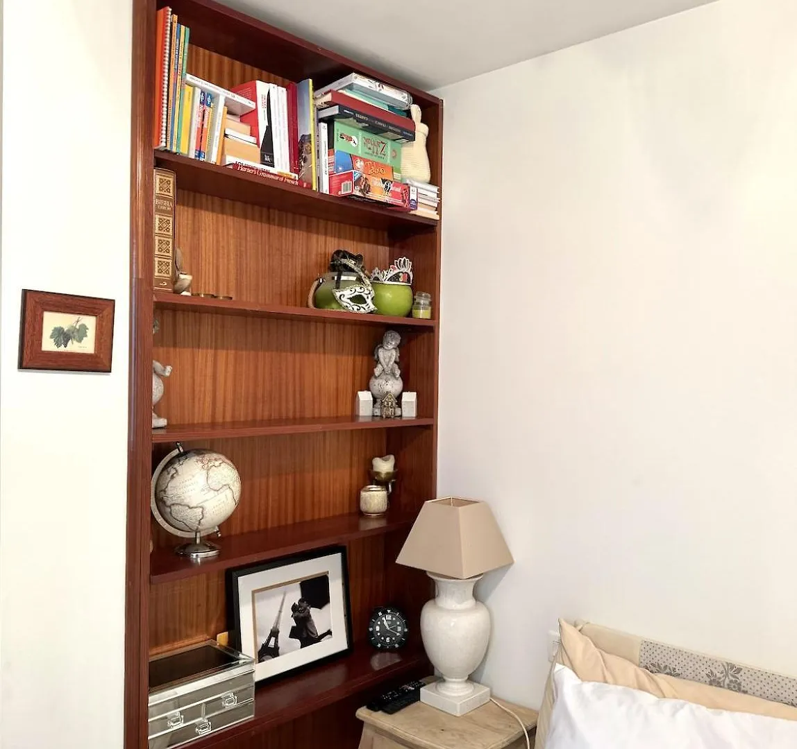 Grand Et Central, 8E Pres Elysee Párizs Apartman